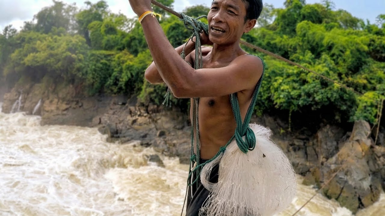 Vietnam Mekong - When Humans Adapt to a Powerful River | Deadliest Journeys
