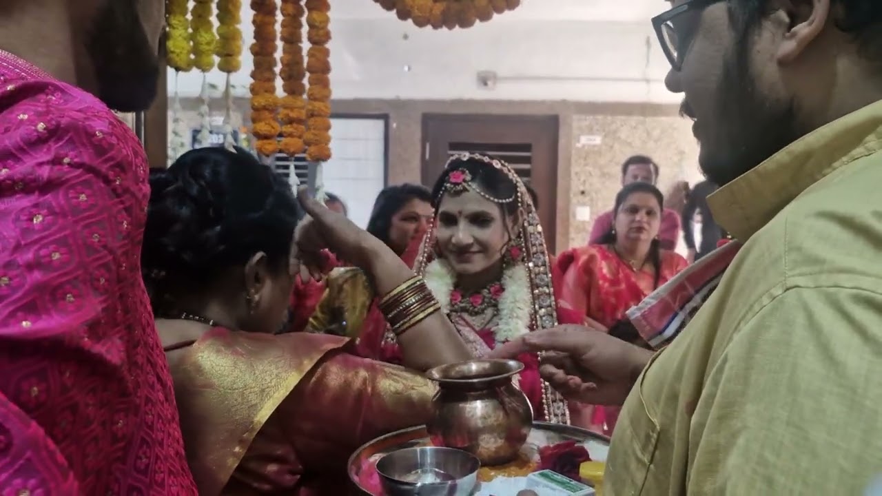 Godh Bharayi ki Rasam Gujarati Style 