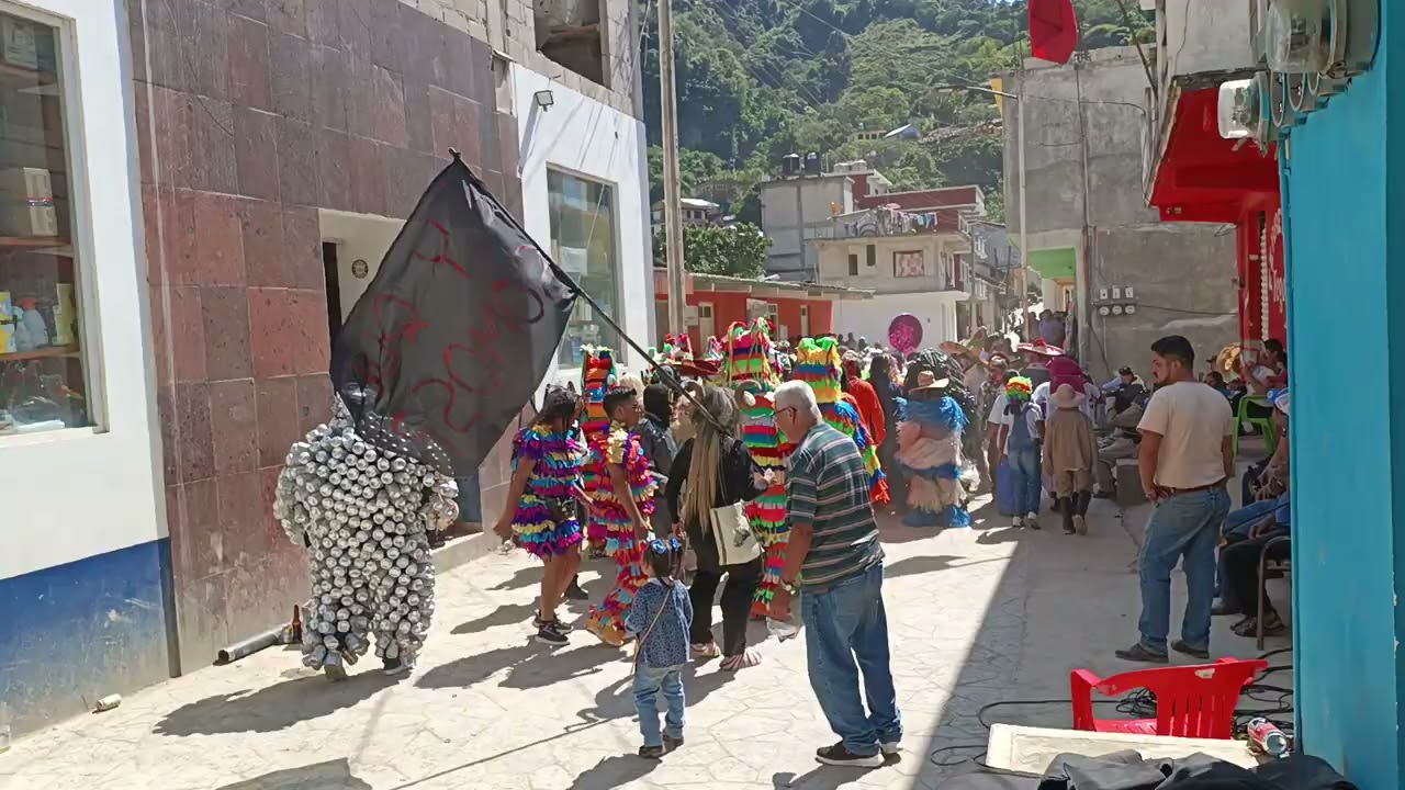 Lunes de Carnaval en Zontecomatlán #CarnavalZontecomatlán #LunesDeZacahuil #Zontecomatlán