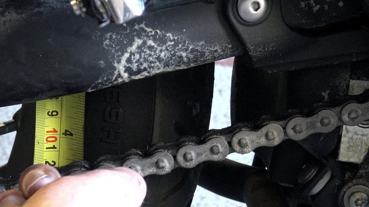 Triumph Bonneville T120, HOW TO ADJUST YOUR CHAIN!