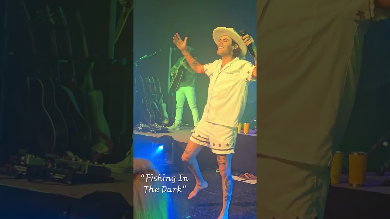 Niko Moon "Fishing In The Dark" (Cover) LIVE at Choctaw Casino in Pocola OK 9-13-25 