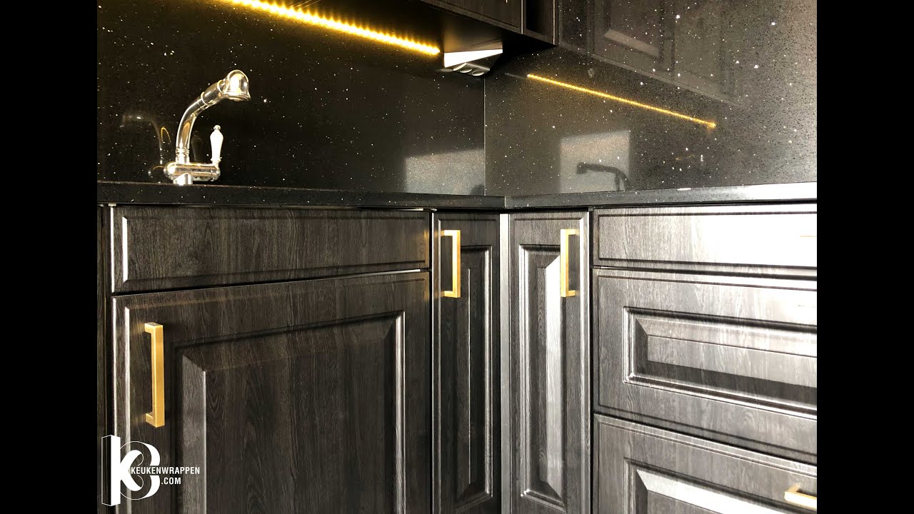 Zwarte houtlook - kranslijst keuken wrap