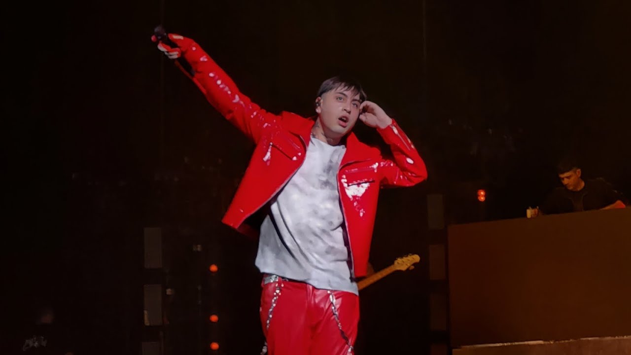 Traductor - Tiago pzk en vivo Movistar arena