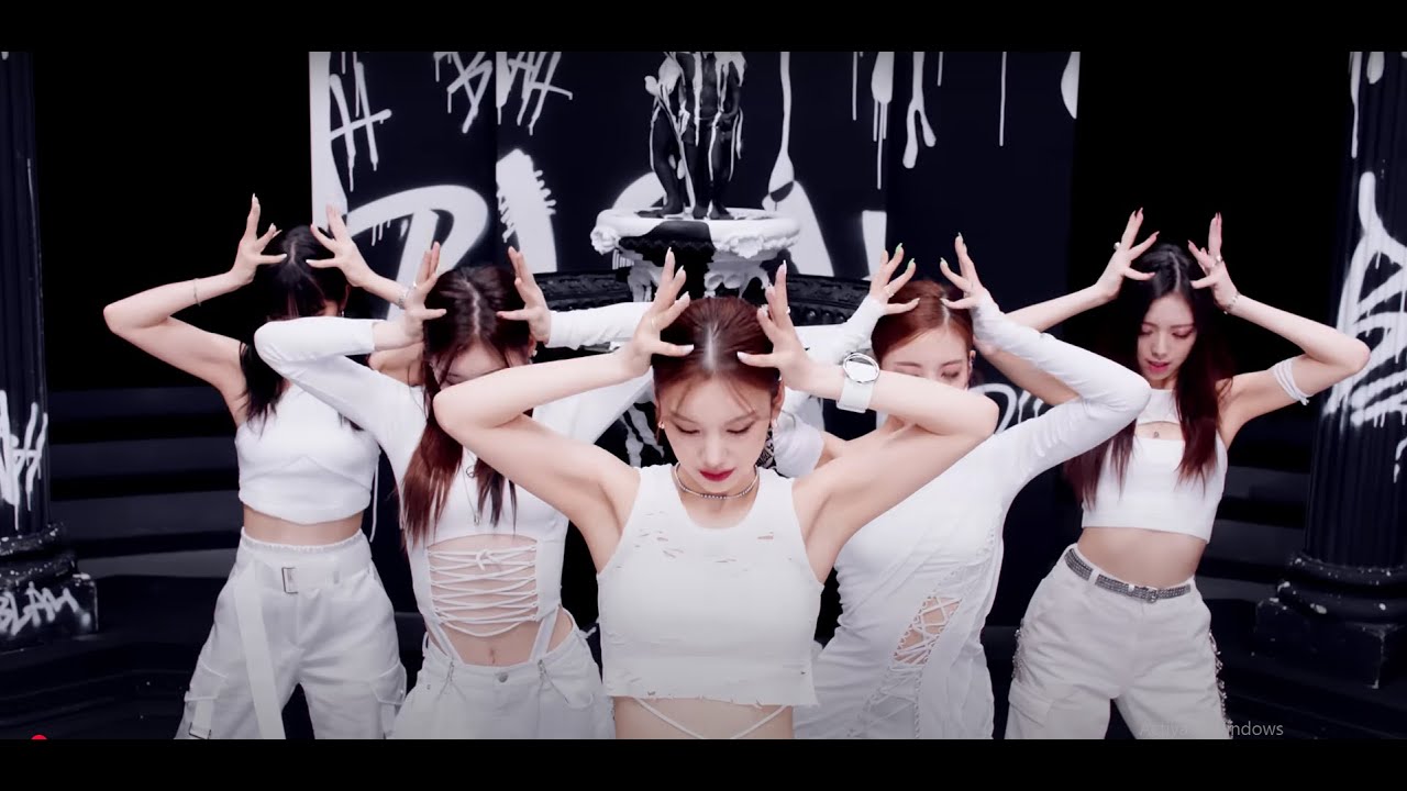 ITZY RANDOM DANCE CHALLENGE