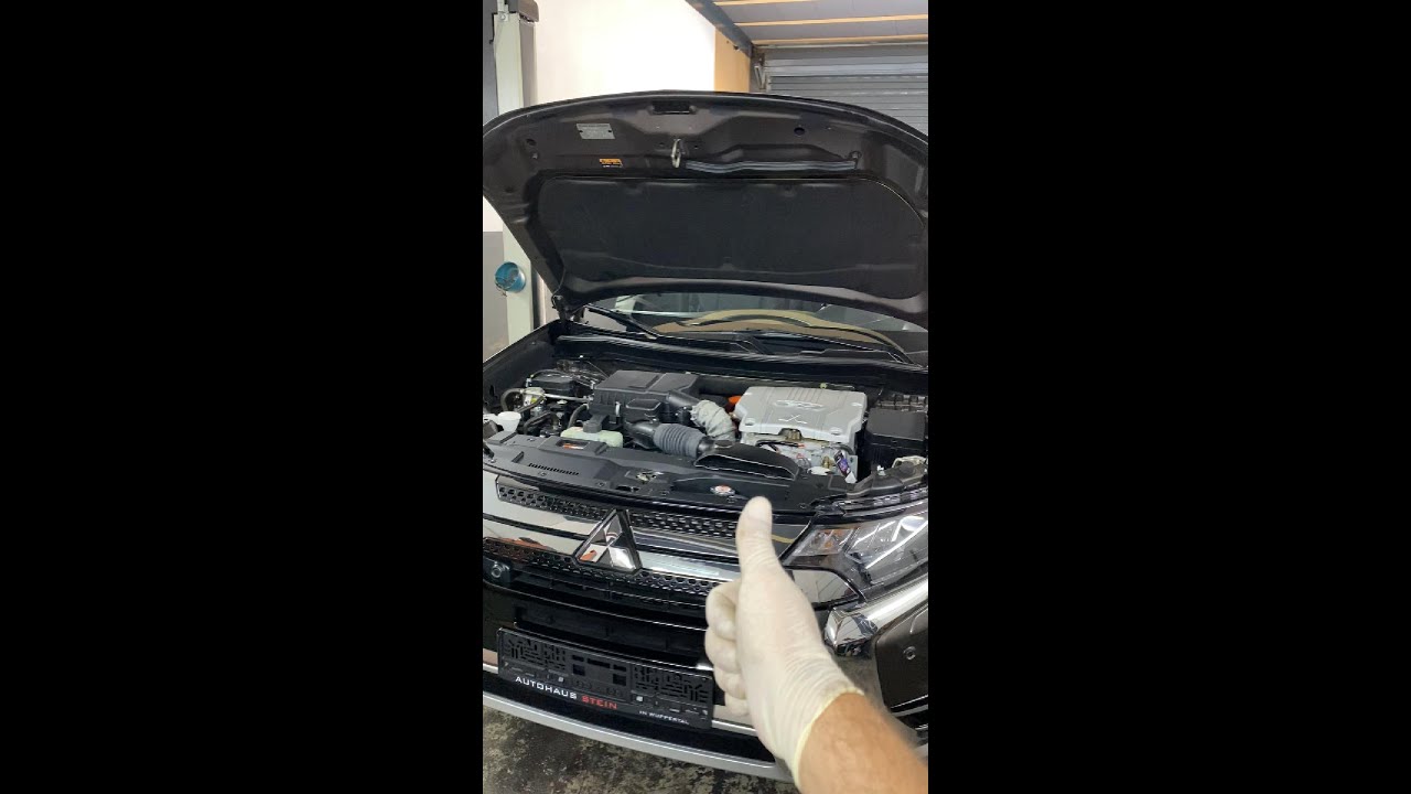 How to change oil Mitsubishi Outlander PHEV plug in Ölwechsel