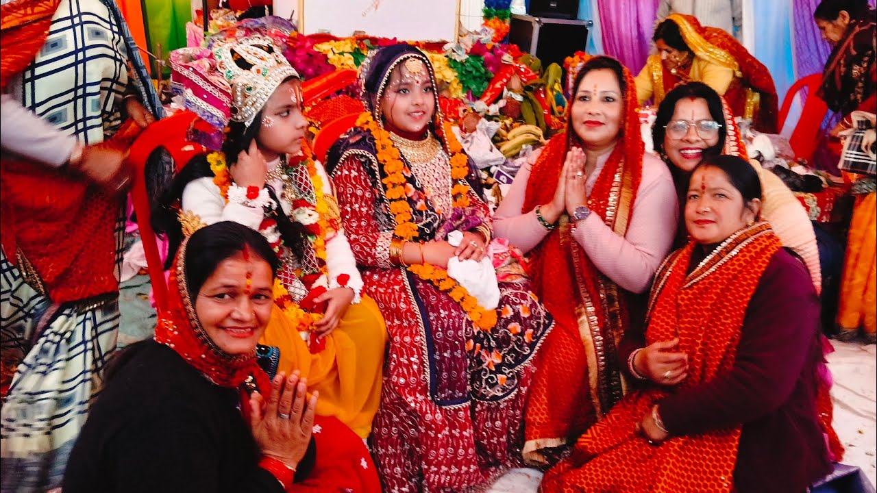लाइव में जरूर देखे भागवत कथा श्रवण