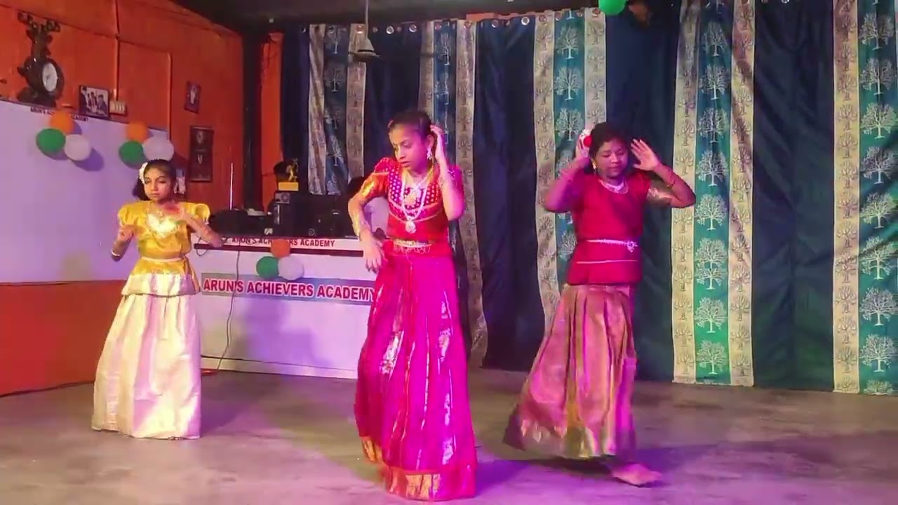 நாட்டுப்புற நடனம்|11TH MEGA CELEBRATION|ARUN'S ACHIEVERS ACADEMY