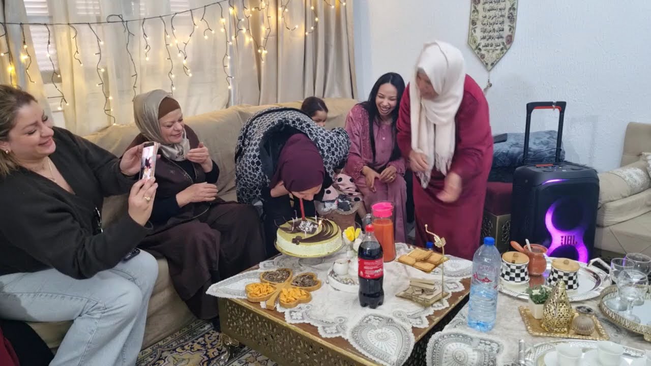 نسمع كان في باب يدق موش مصدقة شكون جاني و هنامي😭😭