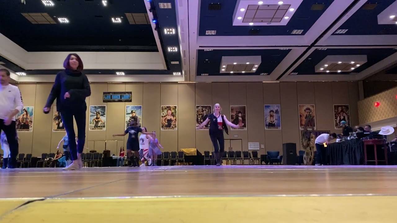 2-Step Turn - line dance demo