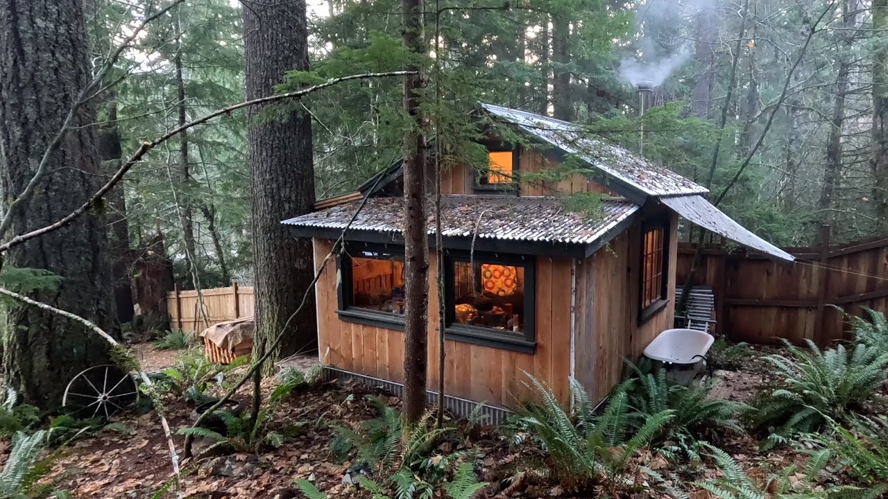 First fire of the winter season at the little cabin / ASMR