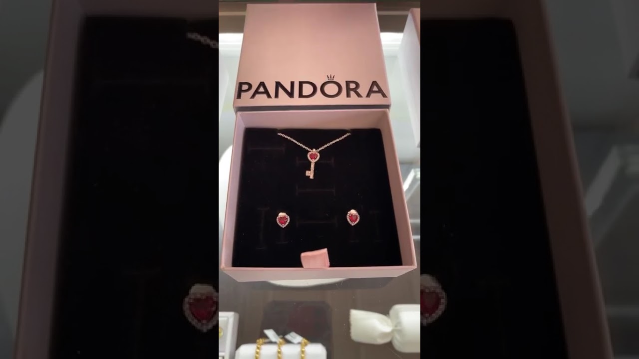 Подарочные наборы Pandora ко Дню святого Валентина 2026 года