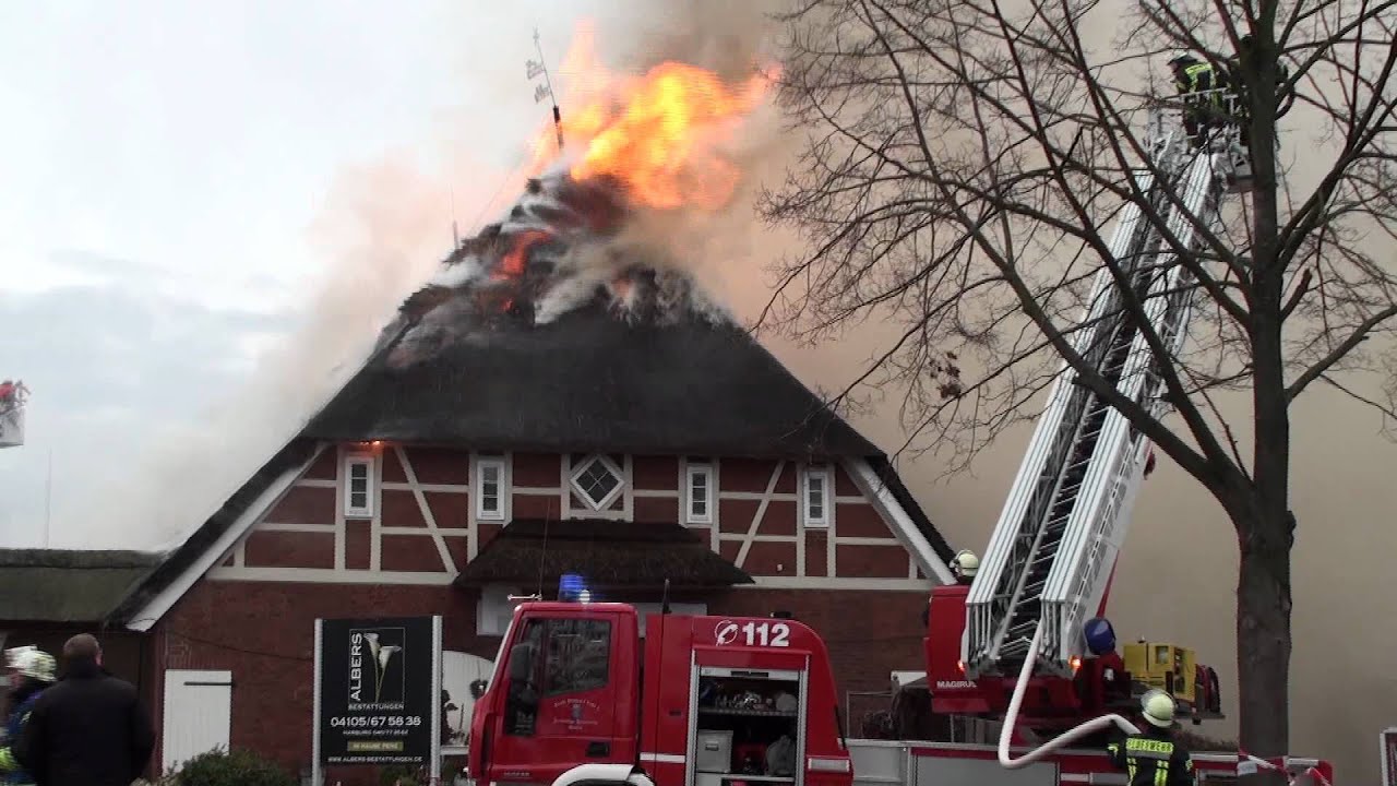 Großfeuer Seevetal Maschen - Reetdachhaus Penz Aldi 01.12.2011