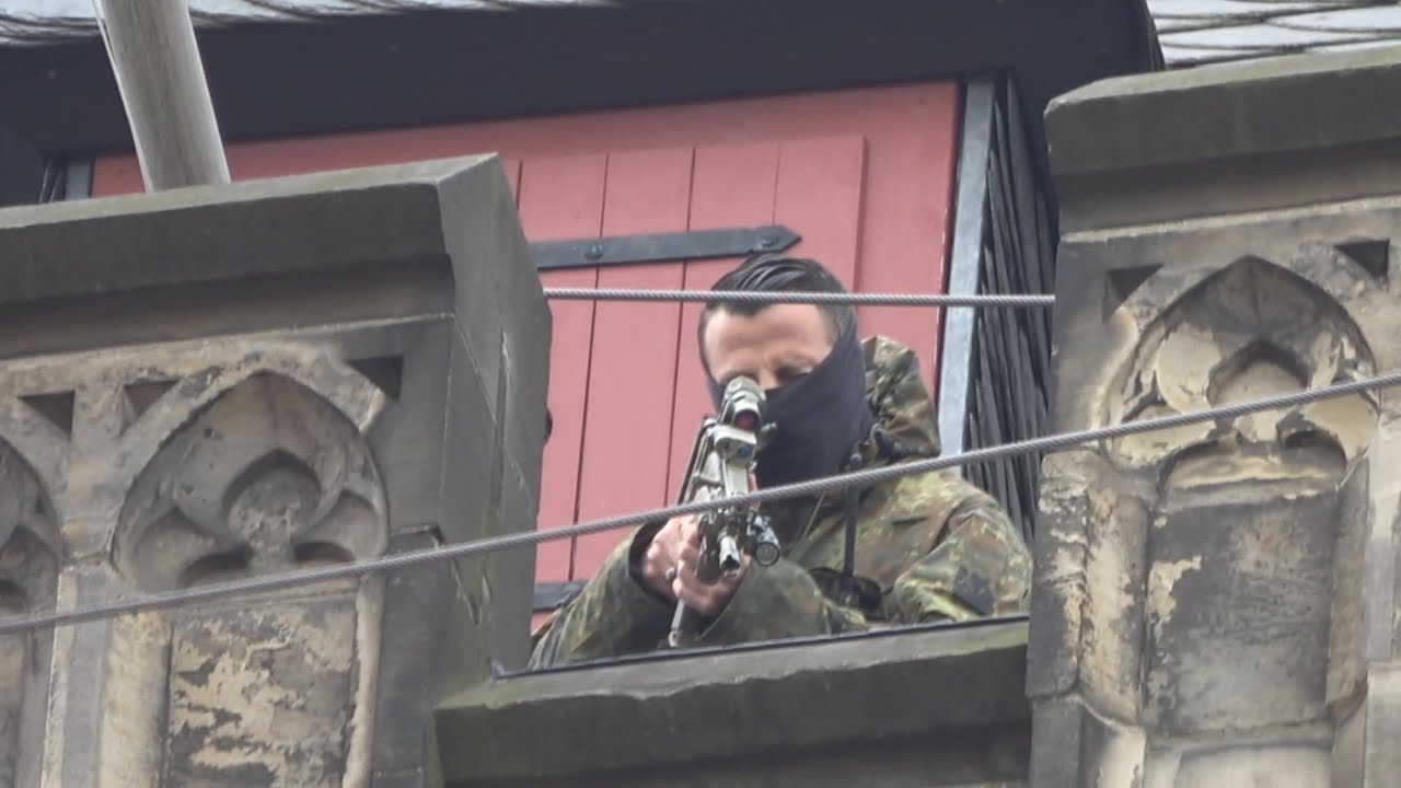 Karlspreisverleihung an Emmanuel Macron - SEK im Einsatz in Aachen am 10.05.18