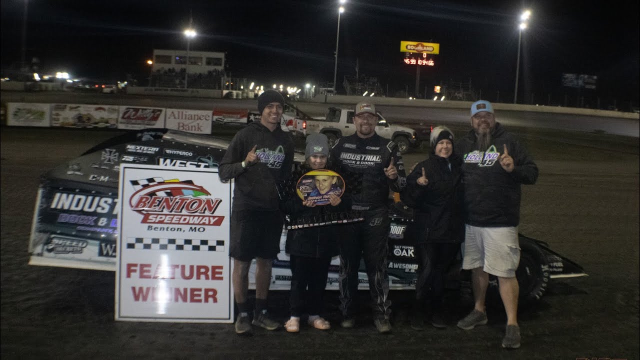 Chasing Victory: Battling For The Win At The Nathan Retting Memorial At Benton Speedway
