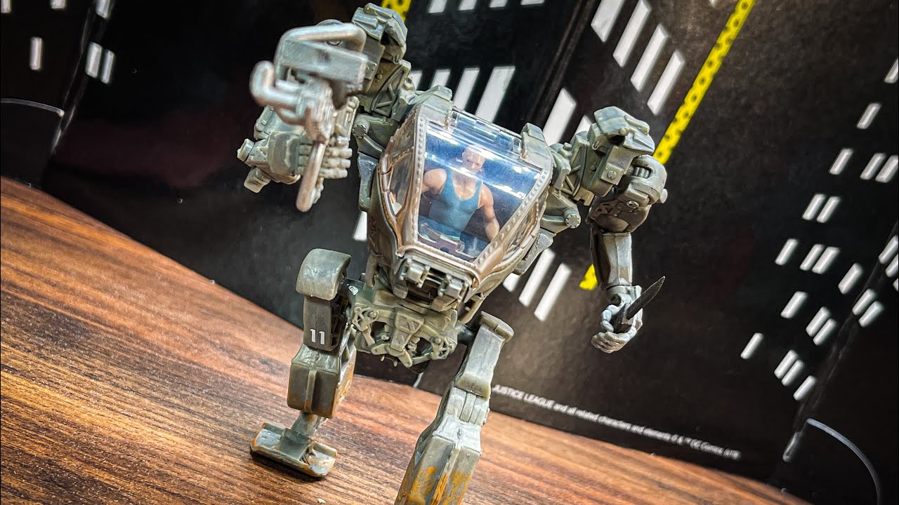 💥🥊TINY BUT PACKS A PUNCH!!! MCFARLANE AVATAR AMP SUIT & COLONEL MILES ACTION FIGURE  REVIEW💥🥊