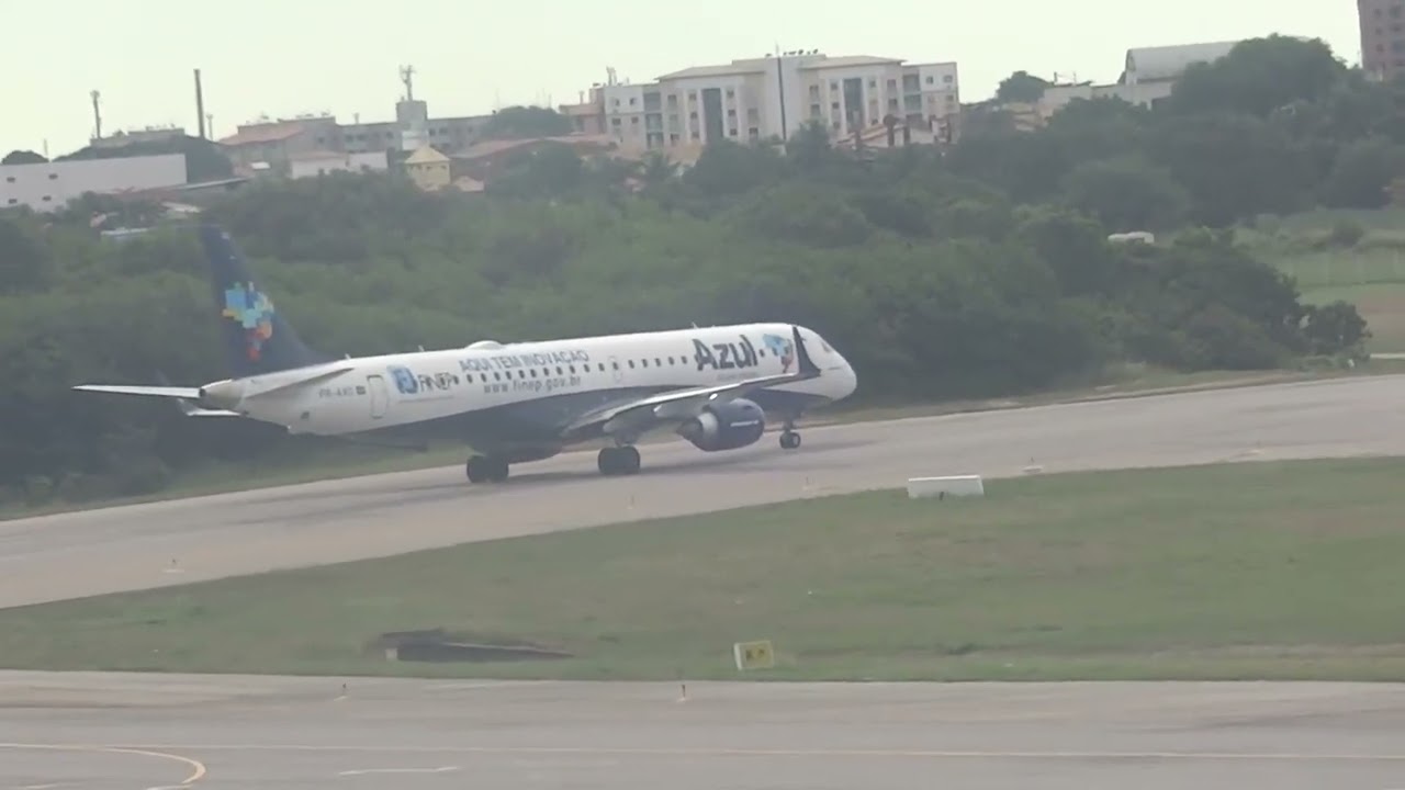 Taxiamento e decolagem Azul Linhas aéreas. Aeroporto Fortaleza-CE  Junho 2013