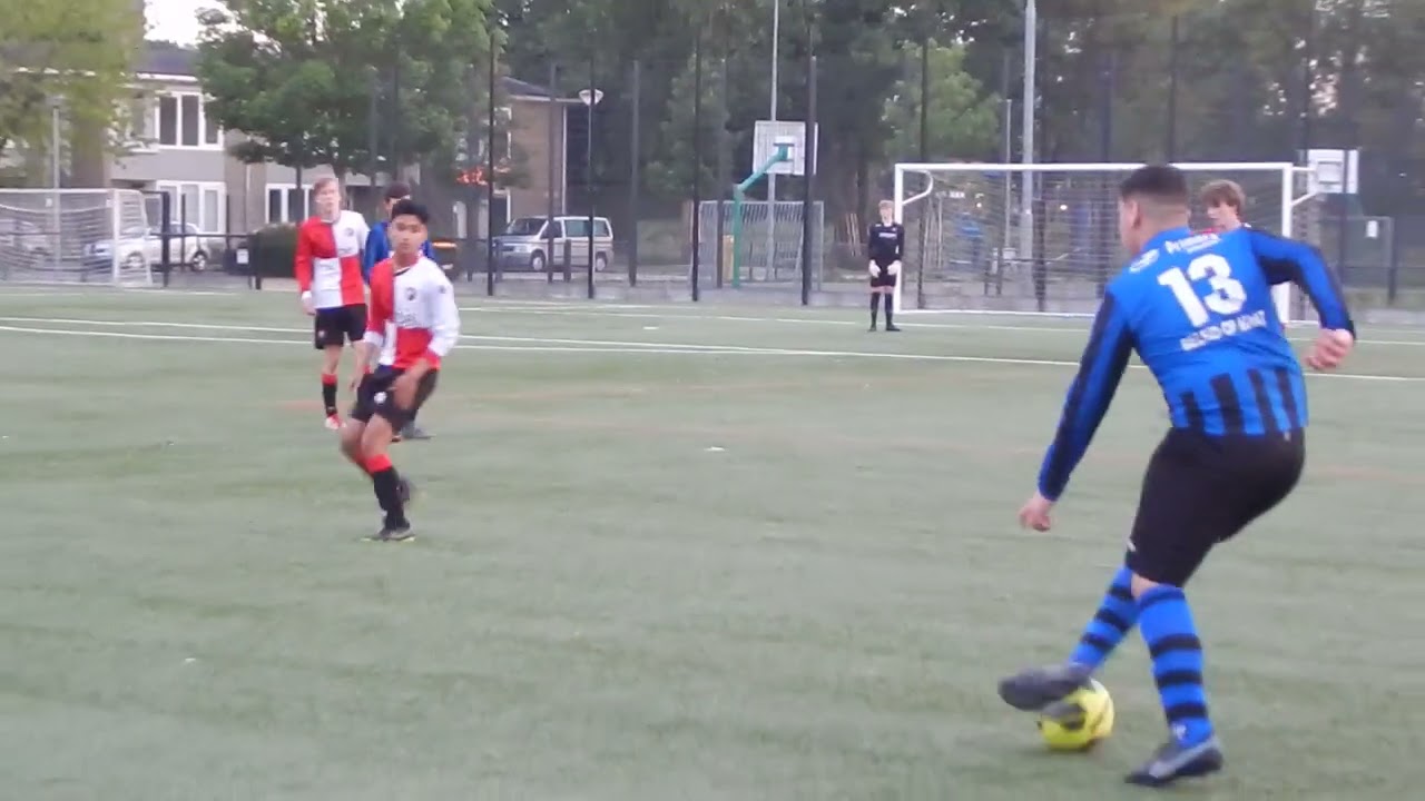 Eerst PVCV in de aanval, daarna PVC, schot Mats gaat naast.