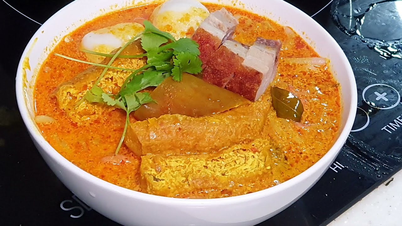 Homemade curry noodles (ingredient list provided)
