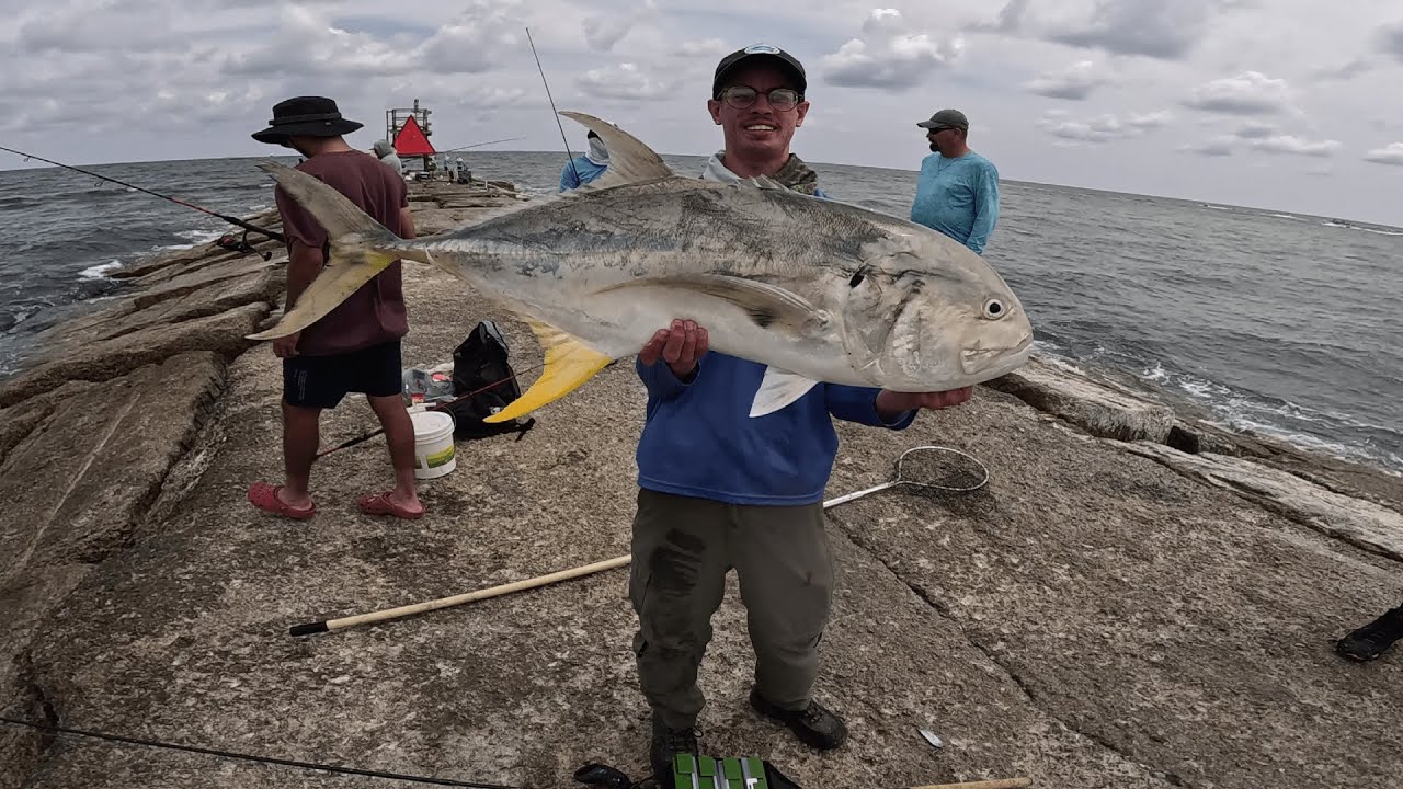 TEXAS JETTY FISHING FOR MONSTER FISH !! Surfside Jetty Texas.