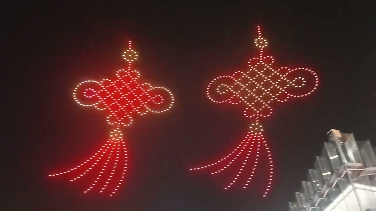 การแสดงแสงสีโดรนต้อนรับปีม้าที่ไอคอนสยาม