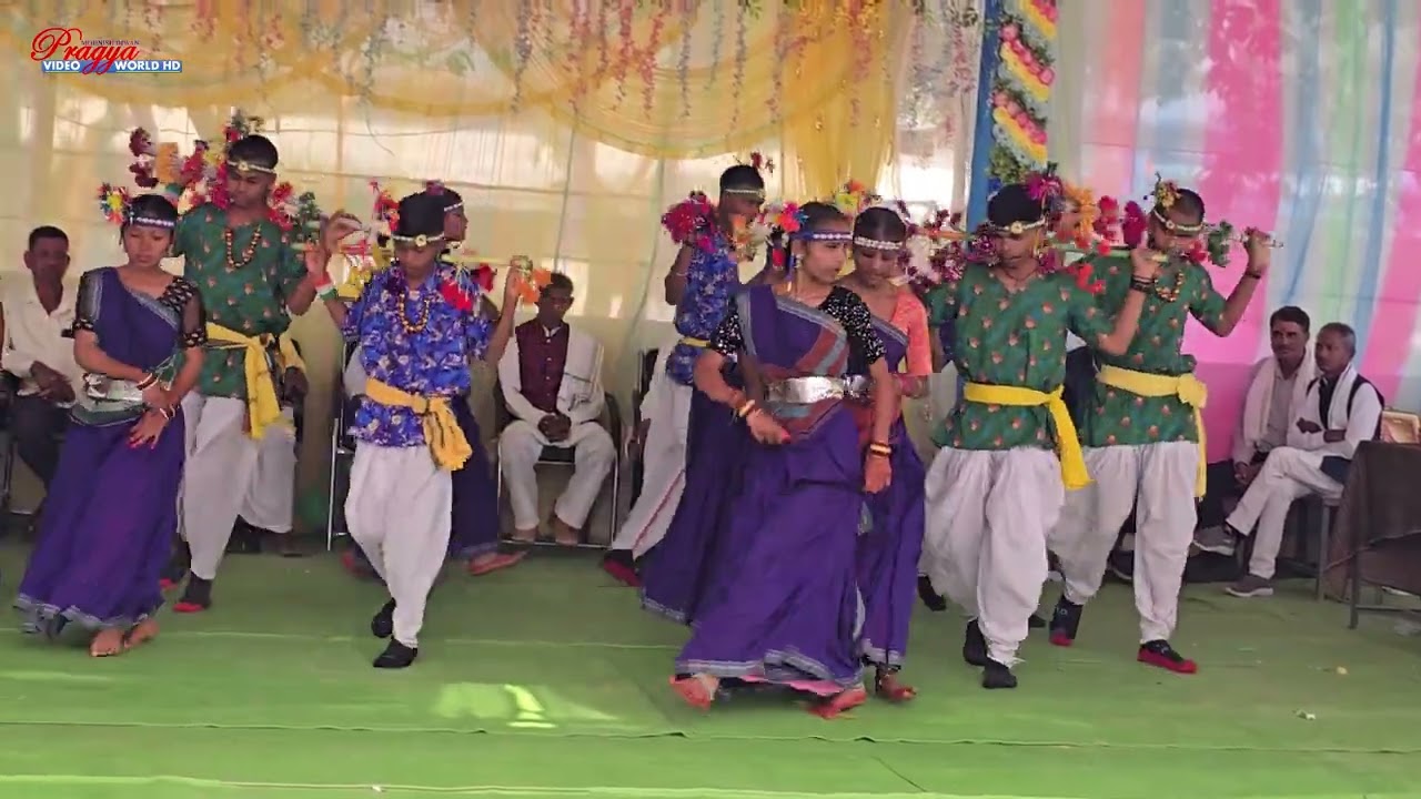 नूतन ग्रुप डांस, कक्षा -10 वी गीत - खन खन बईला के घुंघरु बाजे