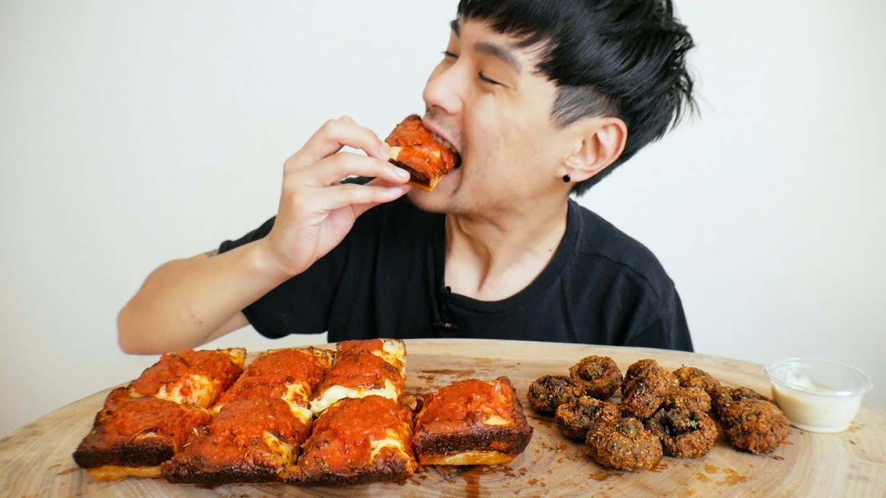 Detroit-Style Pizza & Fried Mushrooms - MUKBANG