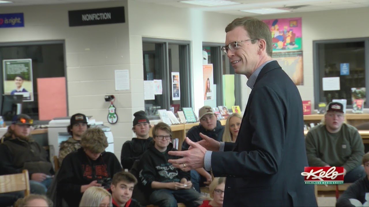 Lennox students get a visit from U.S. Representative Dusty Johnson