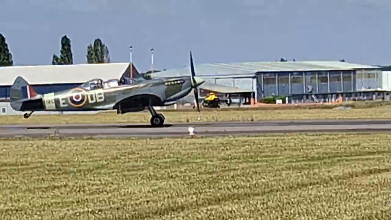 Supermarine Spitfire approaching North Weald airfield...landind