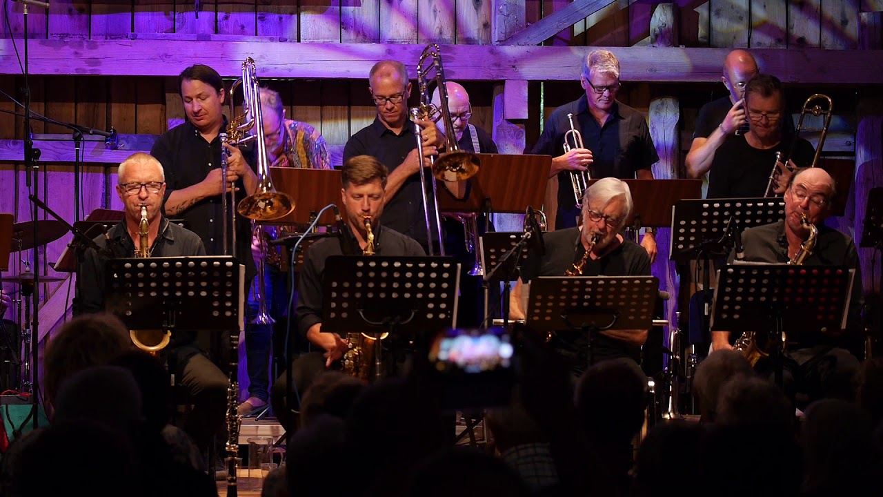 Tolvan Big Band   Bluesy Minor