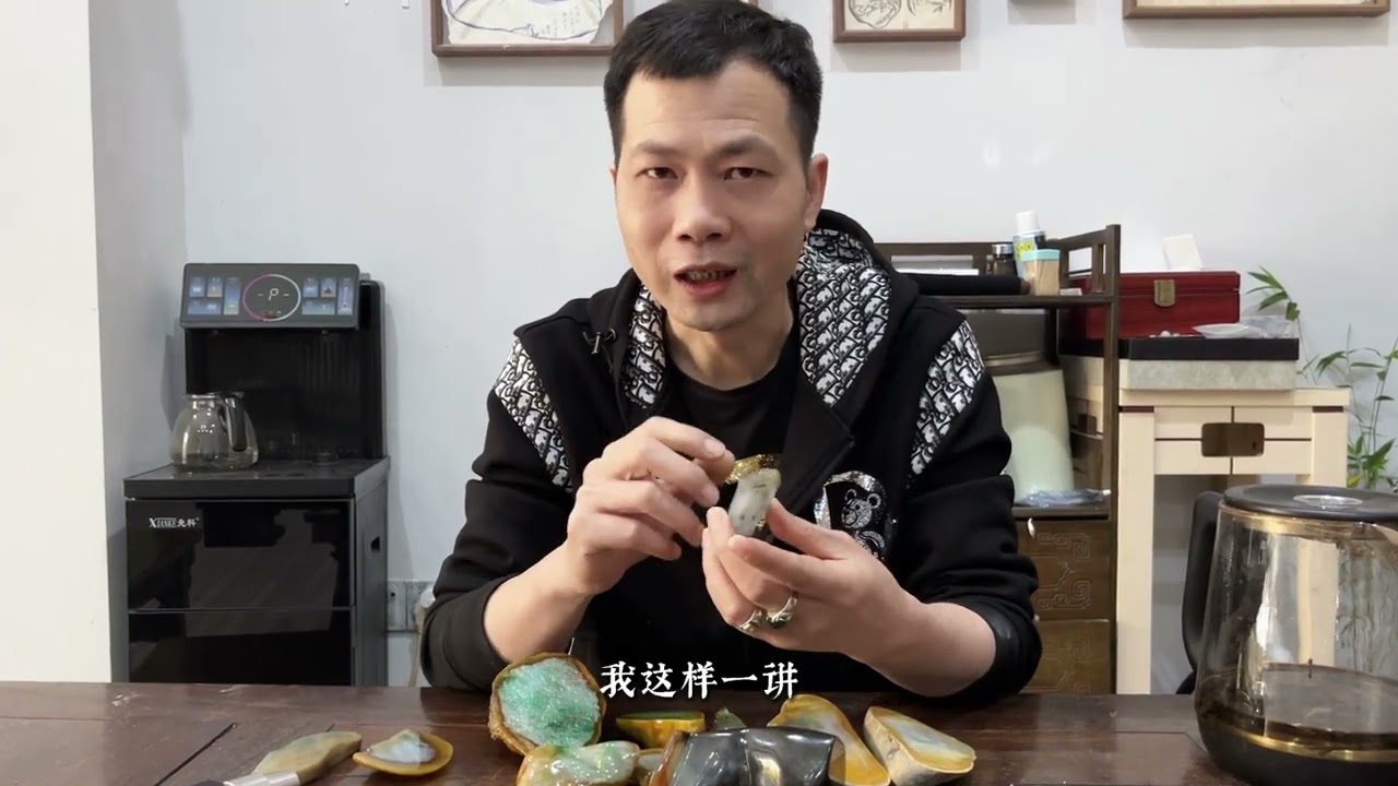 6千塊買的料子，做出的成品是驚艷還是翻車？#翡翠 #玉雕 #雕刻 #翡翠雕刻 #玉石雕刻 #玉雕大师 #雕刻大师 #石掌柜陈锋