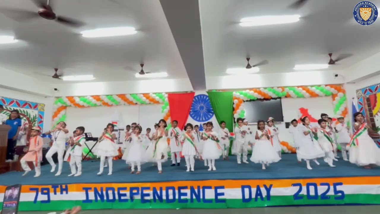 Dance Performance | Aao Bachon Tumhe Dikhaye Jhanki Hindustan Ki | Independence Day 2025
