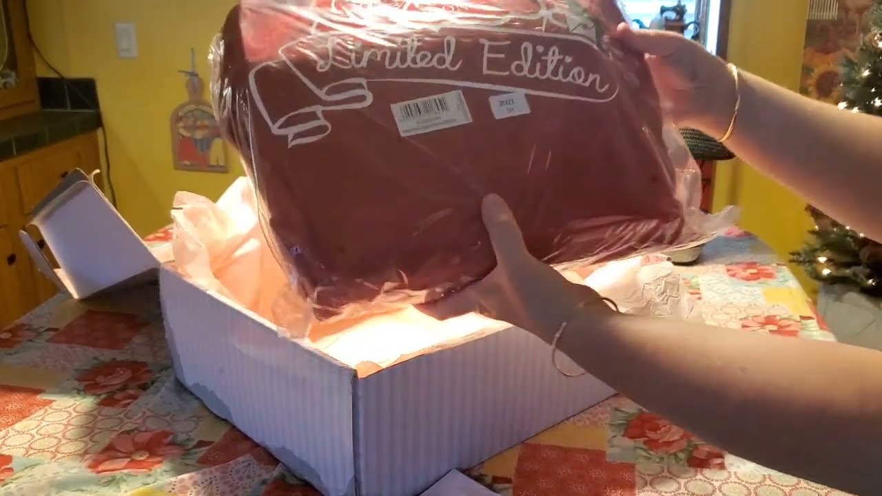 UNBOXING 2 brand new Vendula London bags from the SS22 collections!