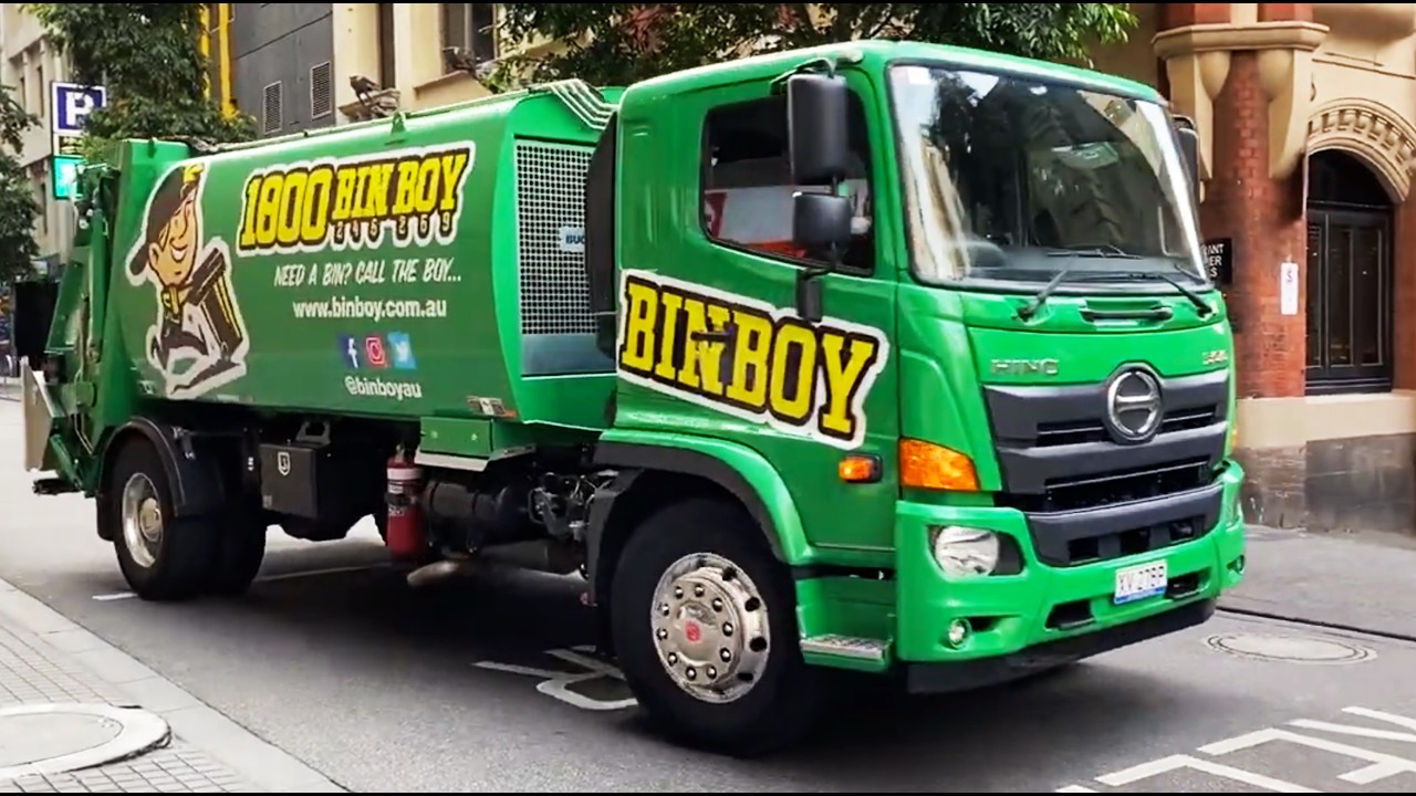 Garbage Truck POV Ride in Laneways of Melbourne