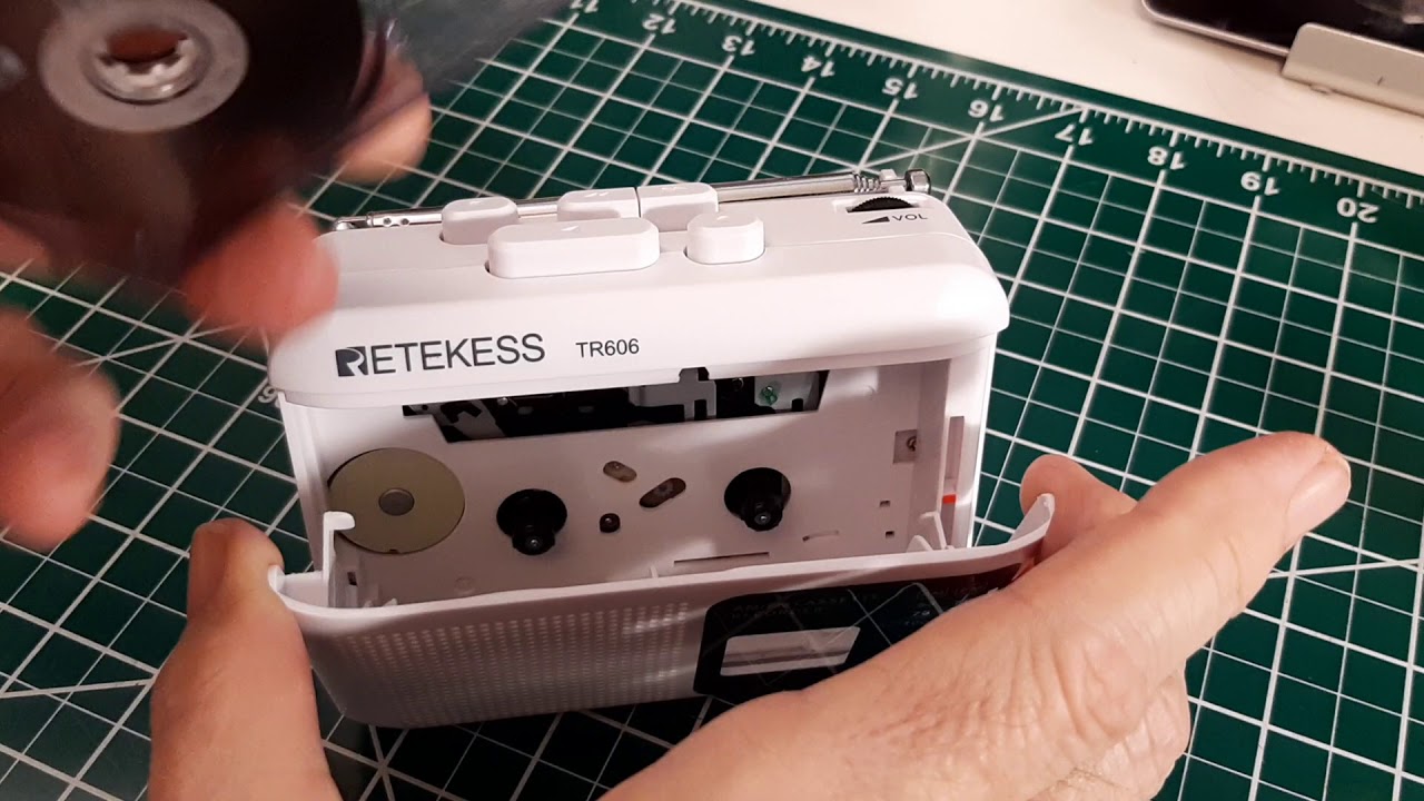 TRRS #2041 - RETEKESS TR606 AM/FM/Cassette Player/Recorder