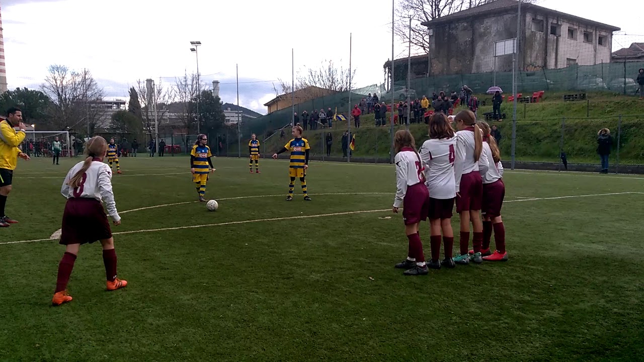 Under 12 Femminile ~ 1° Trofeo Trincerone: Parma-Livorno (semifinale) tiro di Sicuri, in angolo