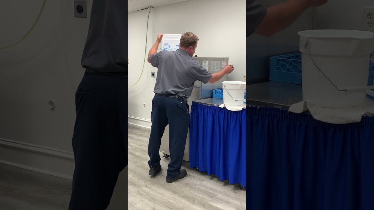 Cleaning your Taylor C712 - 5. Sanitizing and Adding Mix