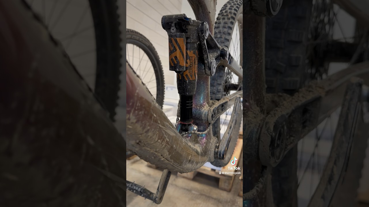 Hope HB916 best enduro bike ever! @hopetech @SRAM @RockShoxSuspension @SchwalbeBikeTires ​⁠
