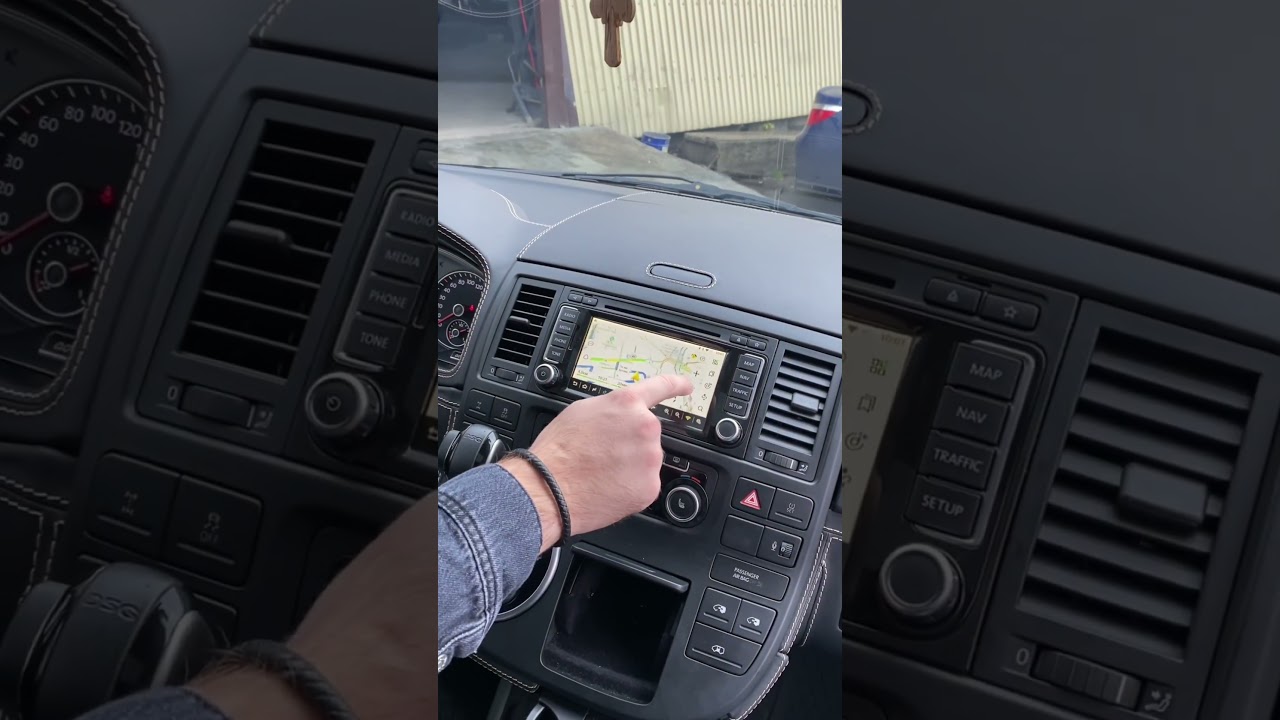 доп мультимедиа на ШТАТНЫЕ мониторы в Центре Авторестайлинга БГТ установить с реальной гарантией