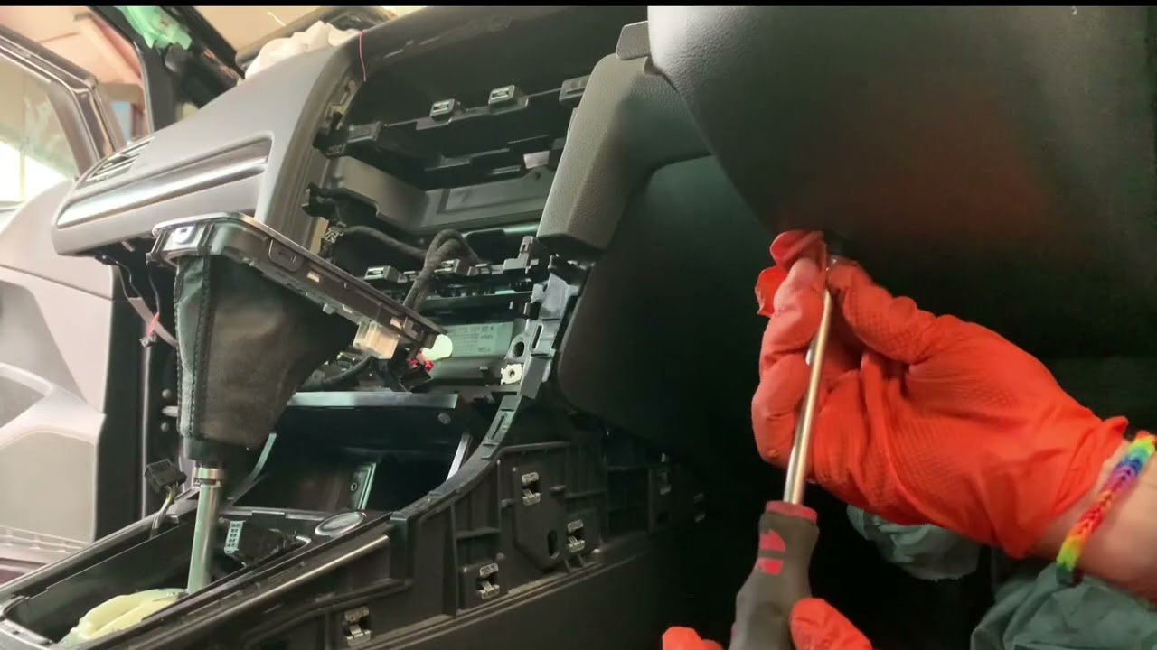 Golf MK7 indicator/wiper stalks removal, including air bag and air bag spigot/clock ring removal