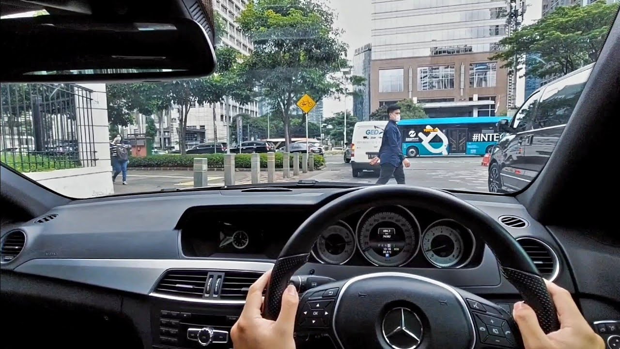 Driving POV Mercedes Benz IRIT & BANDEL C200 Edition C 2014 (W204) Jakarta City & Highway Test Drive