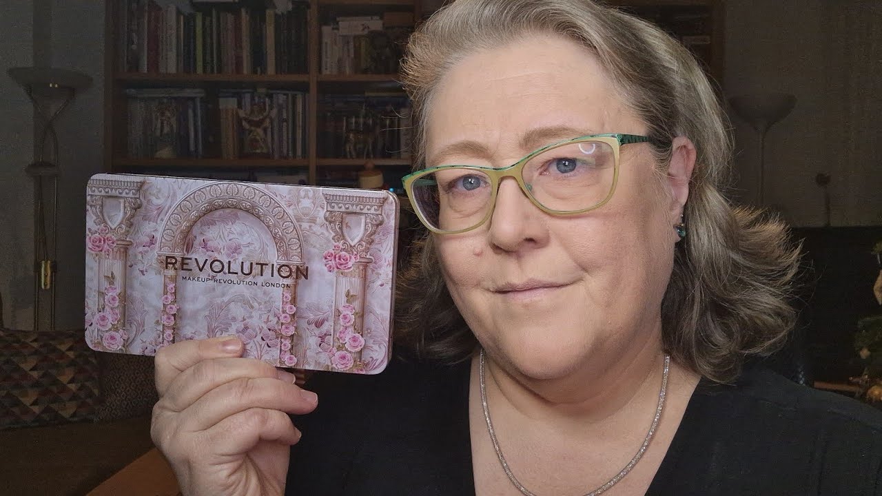 Palettenparty 🎉 - Revolution - Forever Flawless - Regal Romance Palette. 