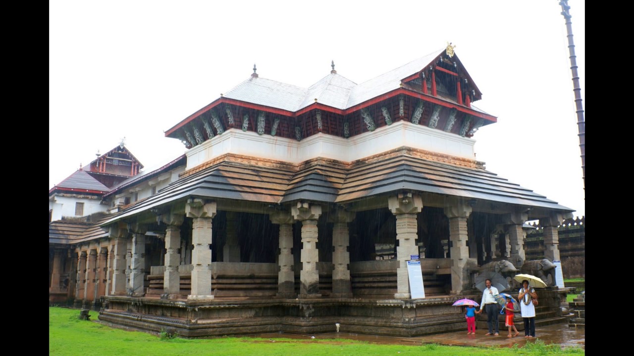 Saavira Kambada Basadi, Moodabidri (2013)
