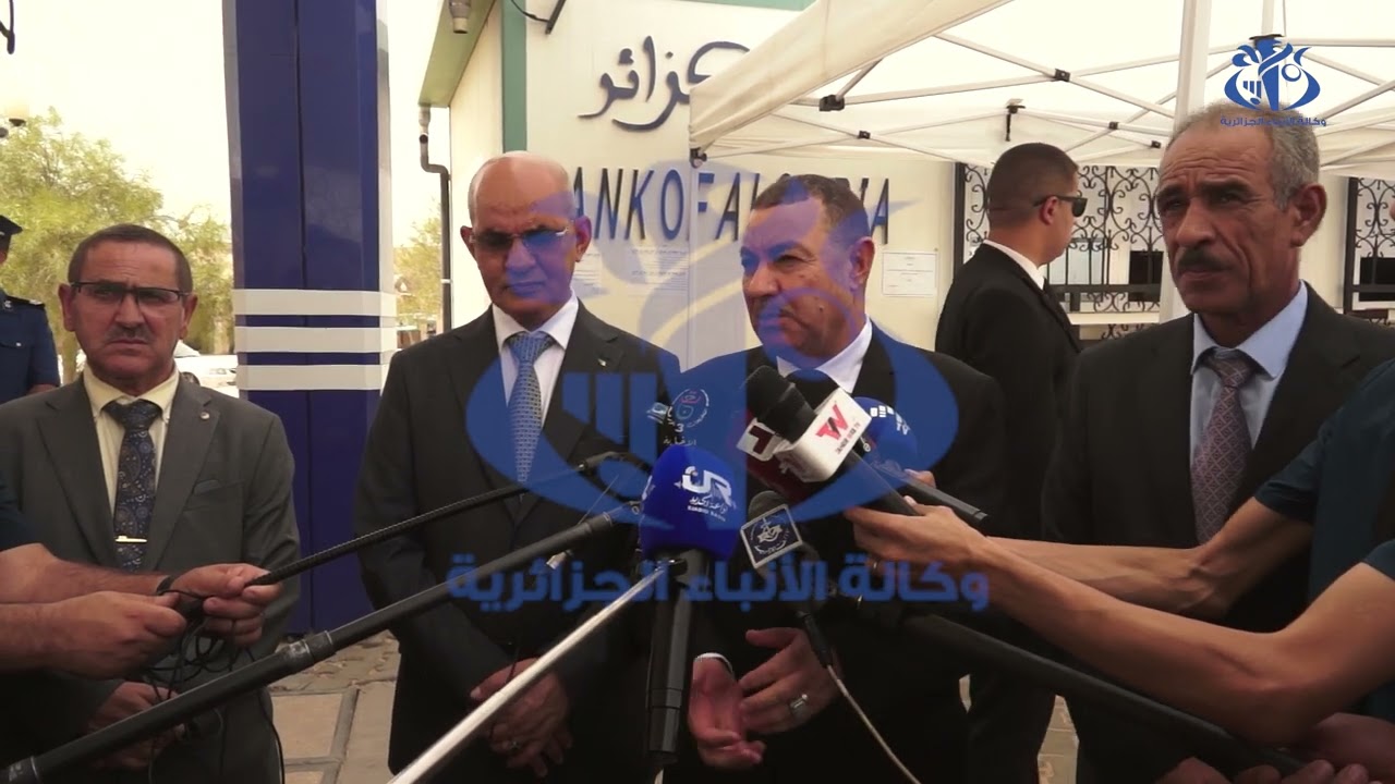 وزير النقل: تدعيم الرحلات الجوية الداخلية وإطلاق ثلاثة خطوط للنقل البري نحو تونس في المستقبل القريب