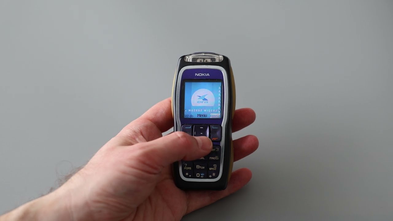 Nokia 3220 - oldschool'owy telefon z lat 2000.