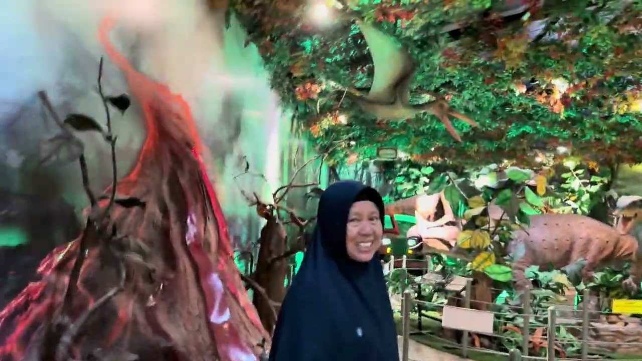 Bermain di KARNIVAL Fun & Fit Trampoline Park ada DINO 🦕🦖#karawang #trampoline #karnaval 