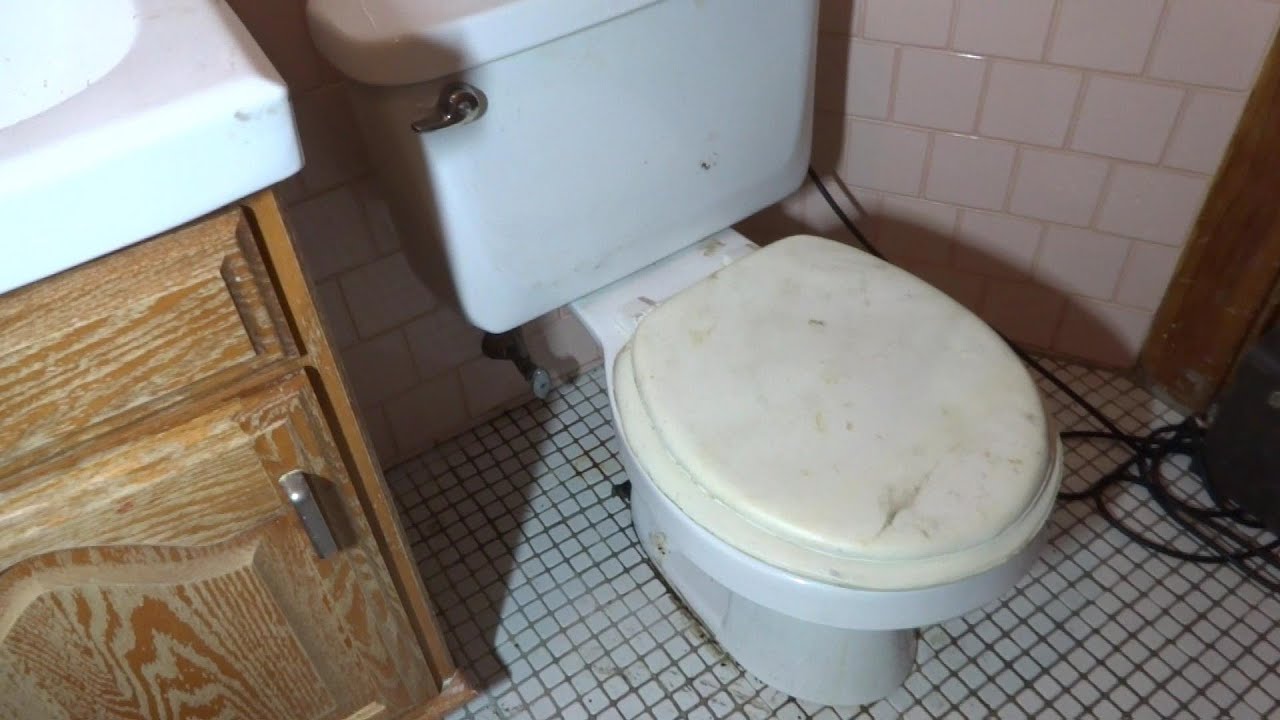 WORST TOILET REPAIR I HAVE SEEN IN A LONG TIME
