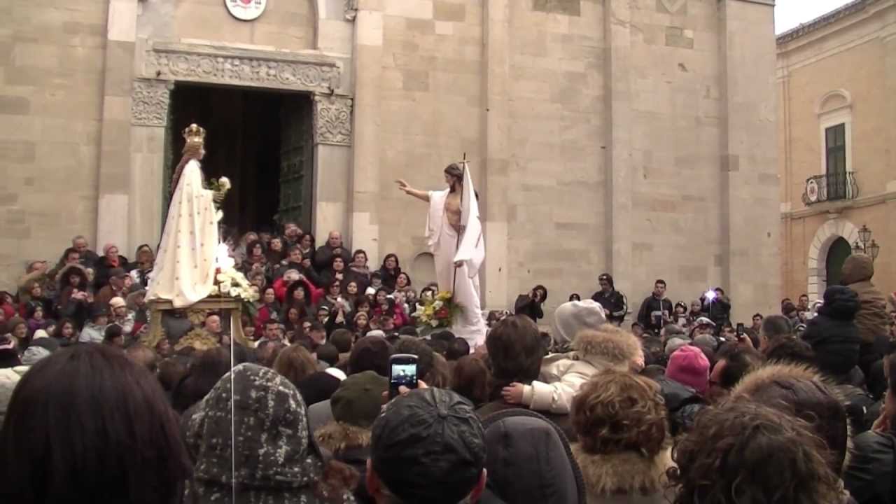 Troja (FG) processione del bacio 2013