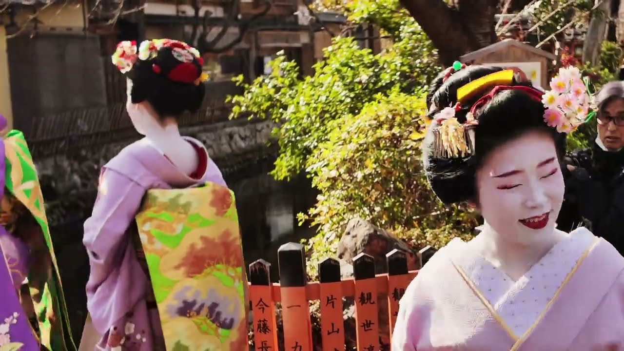 京都の舞妓さん祇園甲部初寄り 