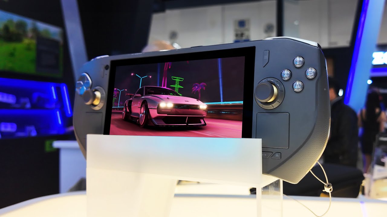 ZOTAC ZONE Hands On First Look! An All New AMOLED Handheld Gaming PC