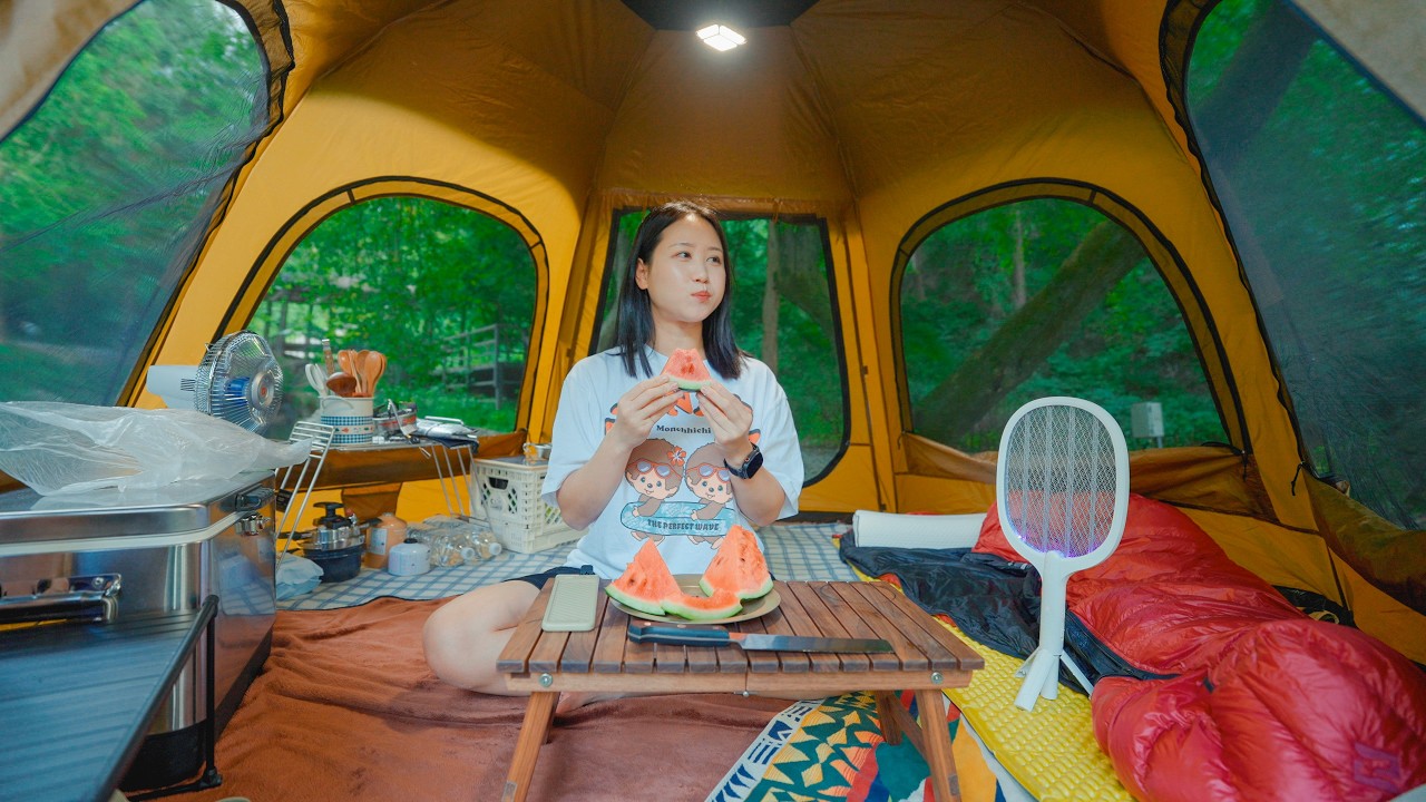 The sound of the spinning wheel in front of the pond, it's all shade! Summer camping is here!